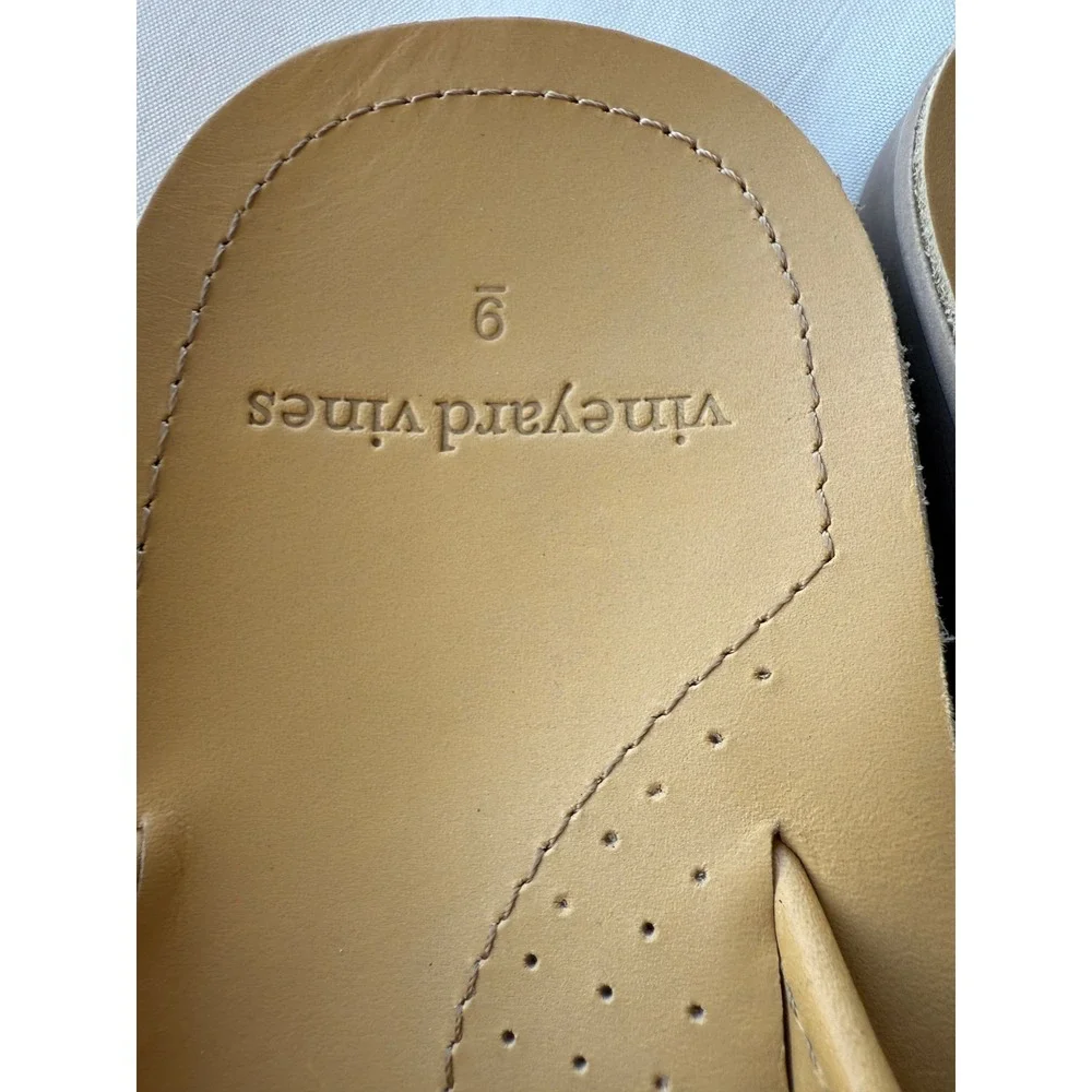 Vineyard‎ Vines Mens Flip Flops Sandals Mustard Leather Size 9 Whale Logo